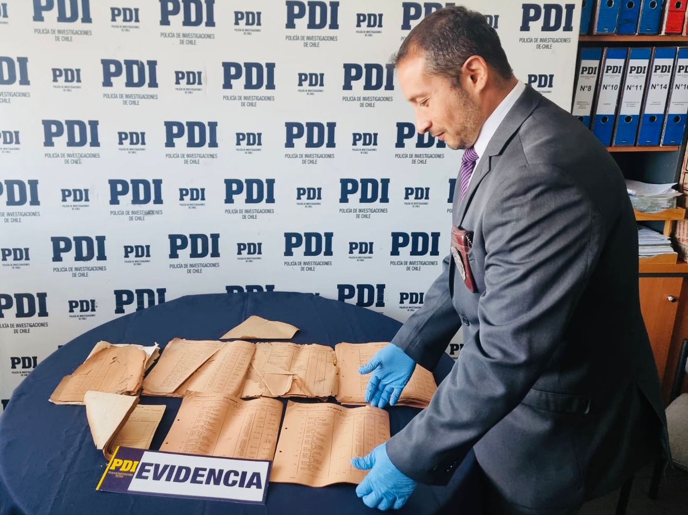 PDI la detuvo por tratar de vender documentos históricos del Ferrocarril Arica-La Paz