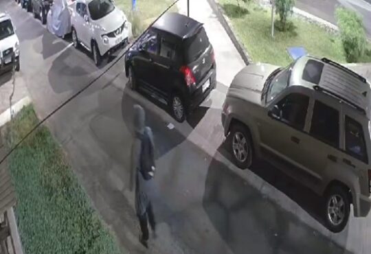 Intensas pesquisas para capturar a solitario ladrón de autos en sector norte