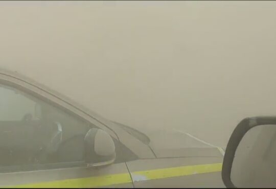 Viento fuerte con desarrollo de tormentas de arena en Arica