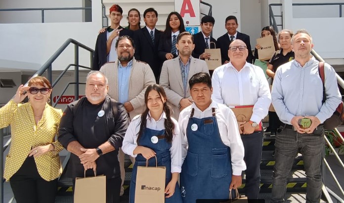 Proyecto Reciclaje Alimentario del Colegio Leonardo Da Vinci ganó competencia Go Innova