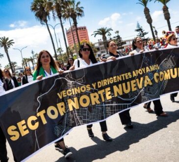 Con gran desfile comunitario región celebró sus 16 años