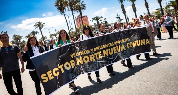 Con gran desfile comunitario región celebró sus 16 años