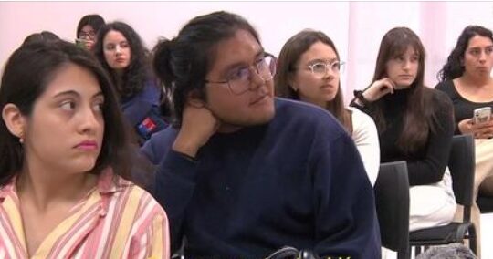 Alumnos de Medicina se capacitan en los efectos del zancudo Aedes Aegypti 