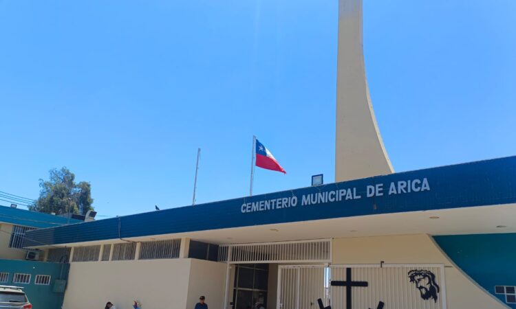 Cementerios abren este miércoles a las 8 y cierran a las 19.30: Recomiendan no llevar agua por zancudo del dengue