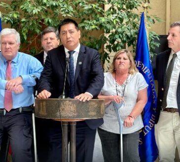 Diputado Enrique Lee anunció voto en contra de la Propuesta Constitucional