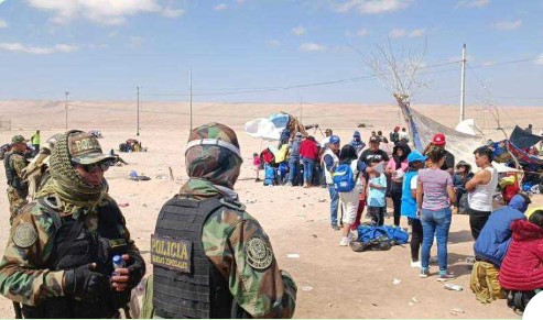 Decreto peruano para expulsar migrantes  irregulares en 24 horas presionará la frontera en Arica