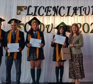 Licenciados de Colegio Leonardo Da  Vinci destacan en concursos de Inacap