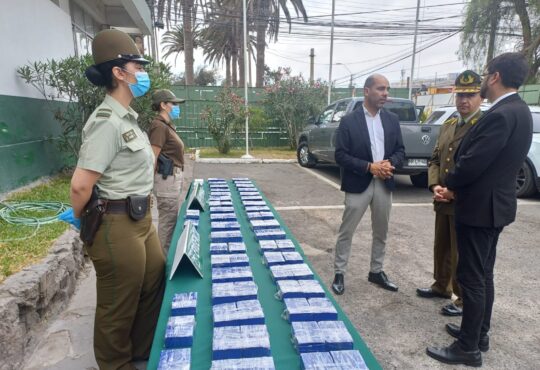 Cuya infranqueable: Pasajeros dominicanos intentaron pasar 41 kilos de coca en sus maletas