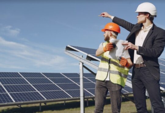 Millonaria inversión en proyectos solares obliga a preparar mano de obra calificada en la región