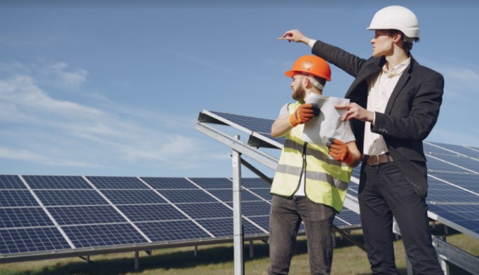 Millonaria inversión en proyectos solares obliga a preparar mano de obra calificada en la región