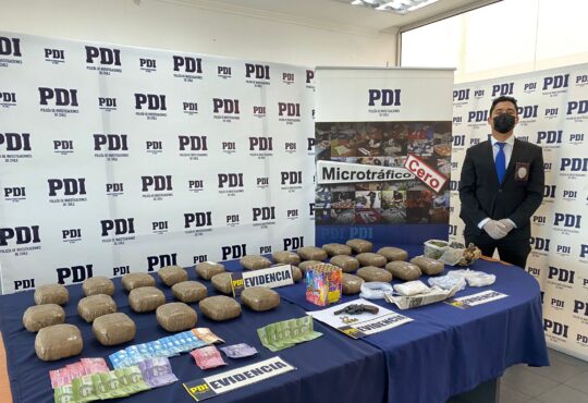 Demoledor golpe de la Fiscalía y PDI a cinco puntos de ventas de drogas en barrios de Arica