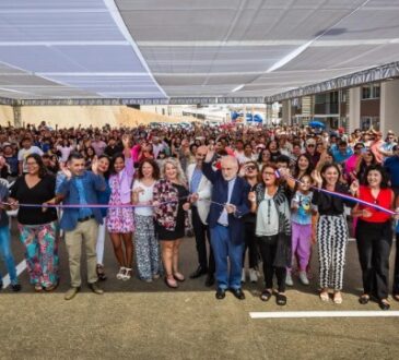 220 familias de Arica recibieron las llaves de su vivienda en el conjunto Terrazas del Alto
