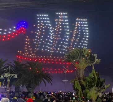 Con  500 drones iquiqueños recibieron el 2024 en playa Cavancha