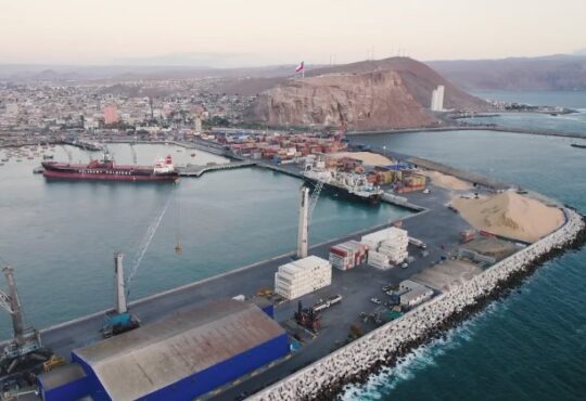 Ciudad Puerto de Arica es la opción para minas peruanas
