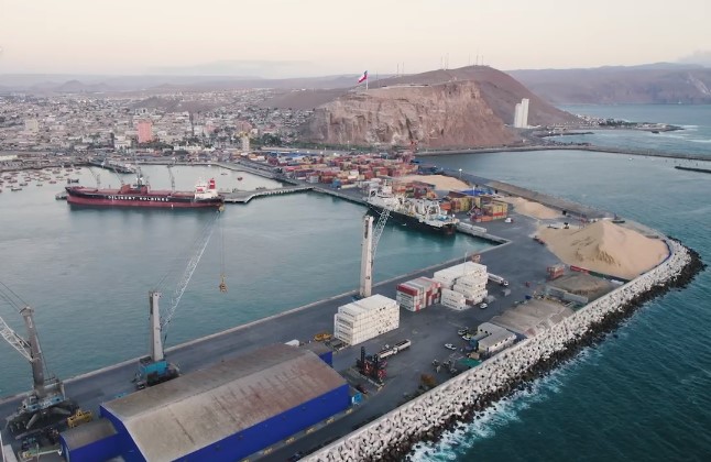 Ciudad Puerto de Arica es la opción para minas peruanas