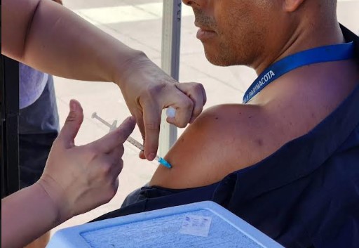 Refuerzan inmunización contra el Covid-19 ante aumento de circulación viral