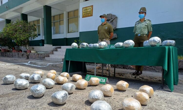 Camionero sorprendido en ruta 11 CH cuando transaba 36 kilos de Marihuana Cripy
