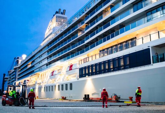 Dos cruceros con 3.700 turistas llegaron en forma simultánea al puerto