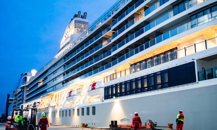 Dos cruceros con 3.700 turistas llegaron en forma simultánea al puerto