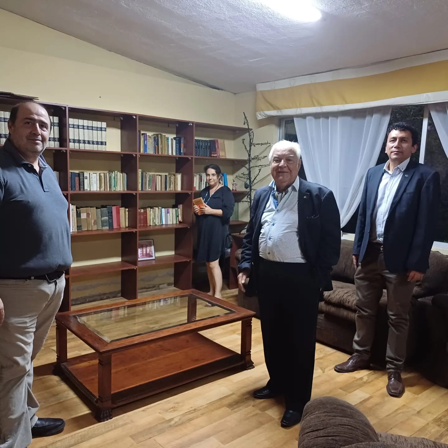 El Dr. Sudy entregó el cargo al nuevo presidente de COLMED