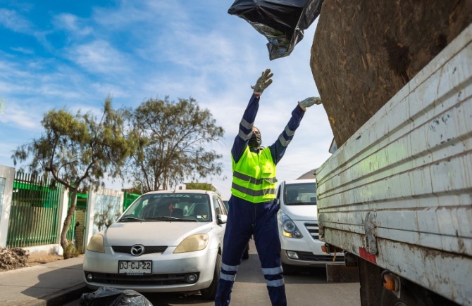 Paro de trabajadores de recolección de basura provoca graves problemas en la ciudad