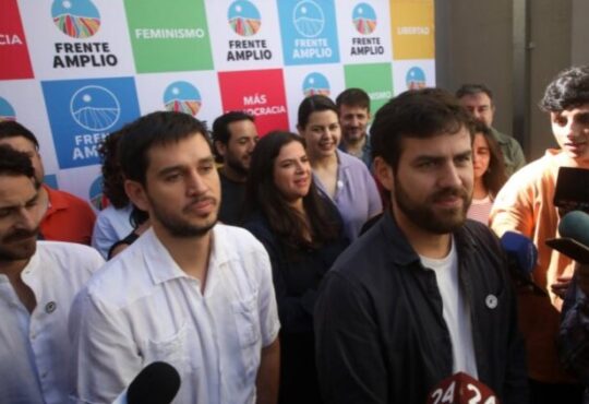 Revolución Demócratica y Convergencia Social aprueban fusión: Partido se llama Frente Amplio