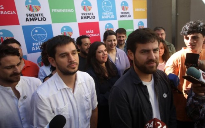 Revolución Demócratica y Convergencia Social aprueban fusión: Partido se llama Frente Amplio