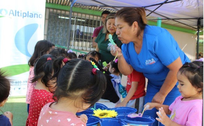 Párvulos JUNJI y Aguas del Altiplano celebraron “Día Mundial del Agua”
