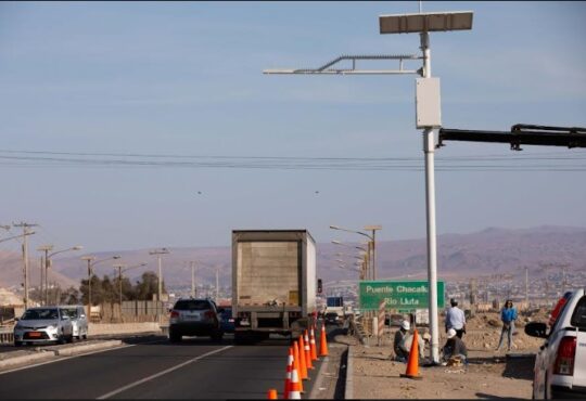 Con nuevo pórtico lector de patentes en salida norte Arica le pone freno al robo de autos 