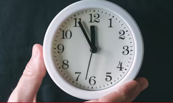 Este sábado 6 de abril se deben modificar los relojes para el horario de invierno