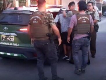 En taller mecánico de calle Los Limones reciclaban autos robados: Todos presos