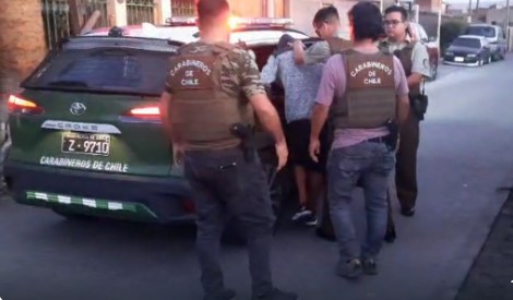 En taller mecánico de calle Los Limones reciclaban autos robados: Todos presos