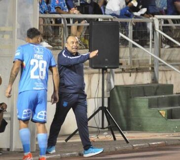 Este lunes podría caer el segundo técnico en la Primera B: Víctor Barría de San Marcos de Arica