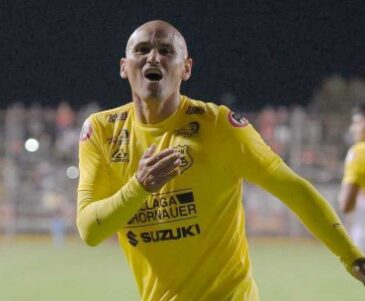 Este lunes a las 20.30 salta a la cancha de local San Marcos: El eterno Chupete Suazo será rival