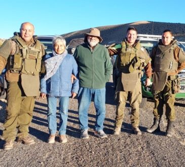 Pareja de turistas ancianos rescatada por Carabineros en el altiplano de Arica