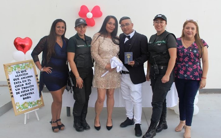 Concretaron historia de amor tras las rejas en Arica: Pareja unió sus vidas ante sus familias y población penal
