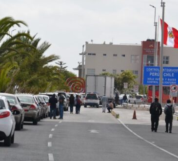 Colapsó control en Santa Rosa por aumento de turistas que viajan desde Arica a Tacna