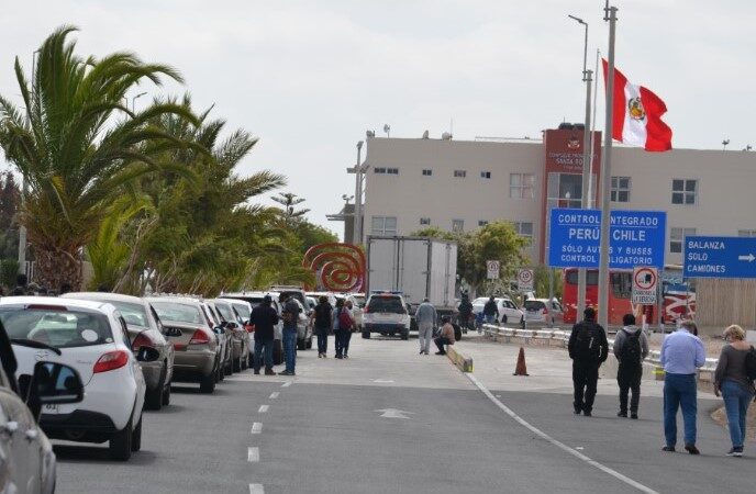 Colapsó control en Santa Rosa por aumento de turistas que viajan desde Arica a Tacna