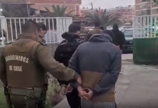 Carabineros detuvo a banda “Los Guarenes” en pleno robo de una casa en avenida El Roble