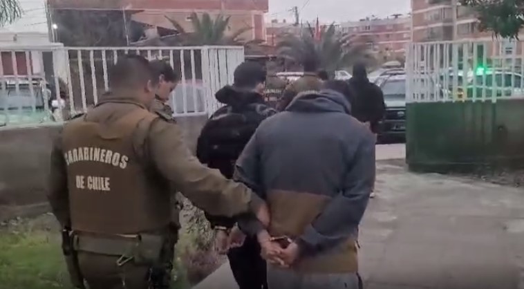 Carabineros detuvo a banda “Los Guarenes” en pleno robo de una casa en avenida El Roble