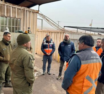 Dramática lucha contra el tiempo para rescatar al minero José Espinoza en Pampa Camarones