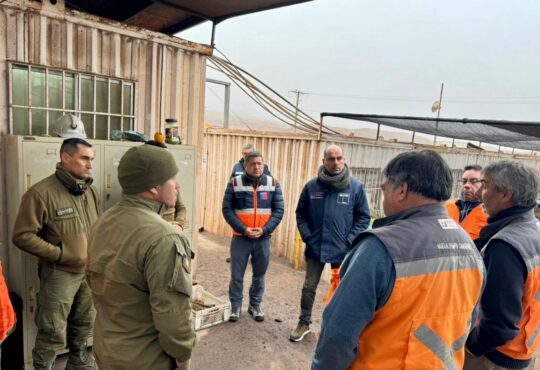 Dramática lucha contra el tiempo para rescatar al minero José Espinoza en Pampa Camarones