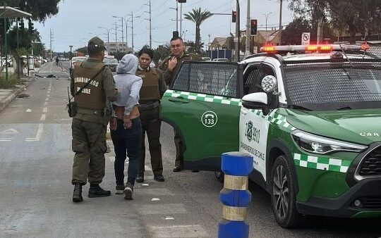 Alguien te mira: Cámara de Televigilancia delató a ladrona de batería 