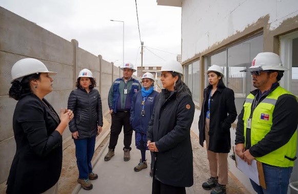 Ministra de Desarrollo Social le tomó el pulso a los dos Centros Comunitario de Cuidados de Arica