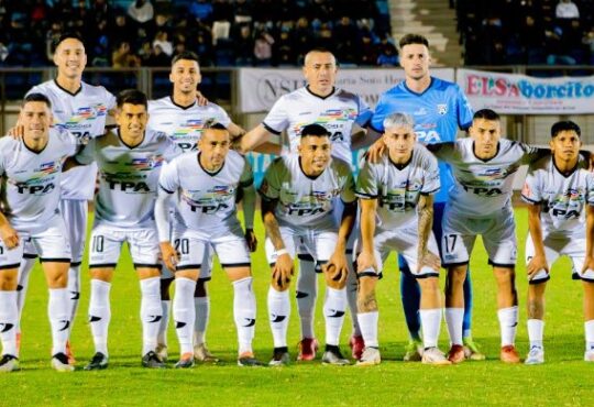 Los Bravos preparan duro desafío el domingo ante Deportes Recoleta