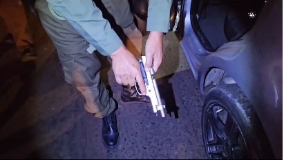 Sección Centauro de Carabineros detuvo en el centro a extranjeros con armas y drogas