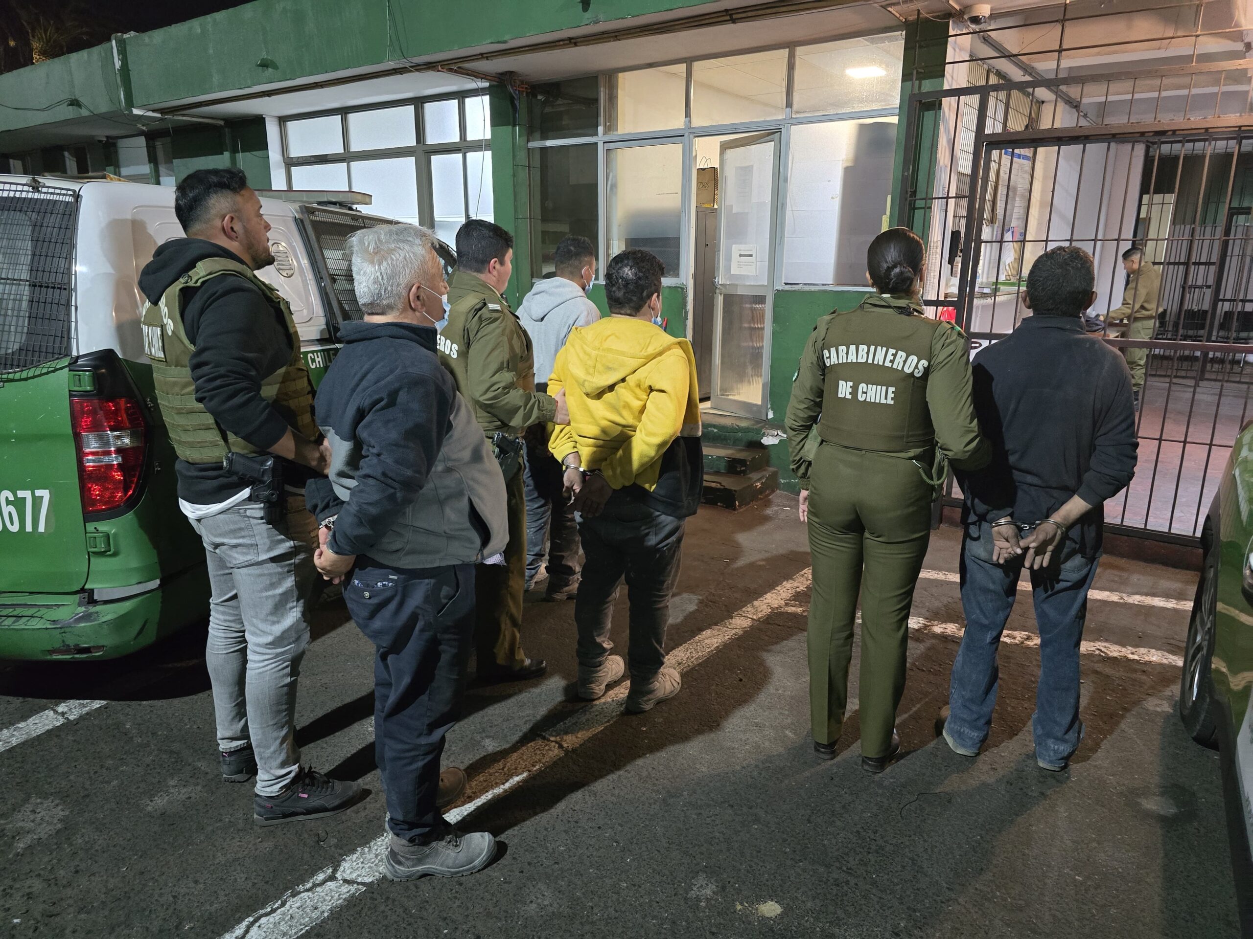 Carabineros capturó en Arica a banda que vendía autos robados con patentes falsas