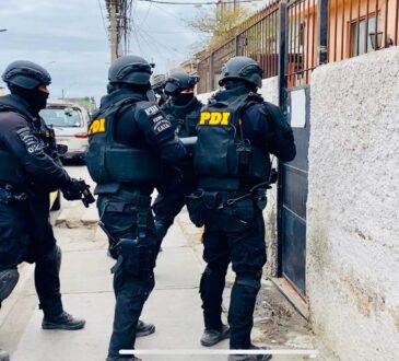 Capturada mafia que internó a mil ilegales por Arica y además le incautaron armas y drogas