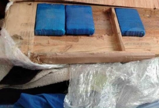 Capturan a “exportadores” tacneños de camas y roperos a Arica: Cargaban muebles con cocaína  