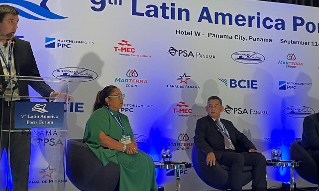 Terminal Puerto Arica participó en foro de Puertos en Panamá